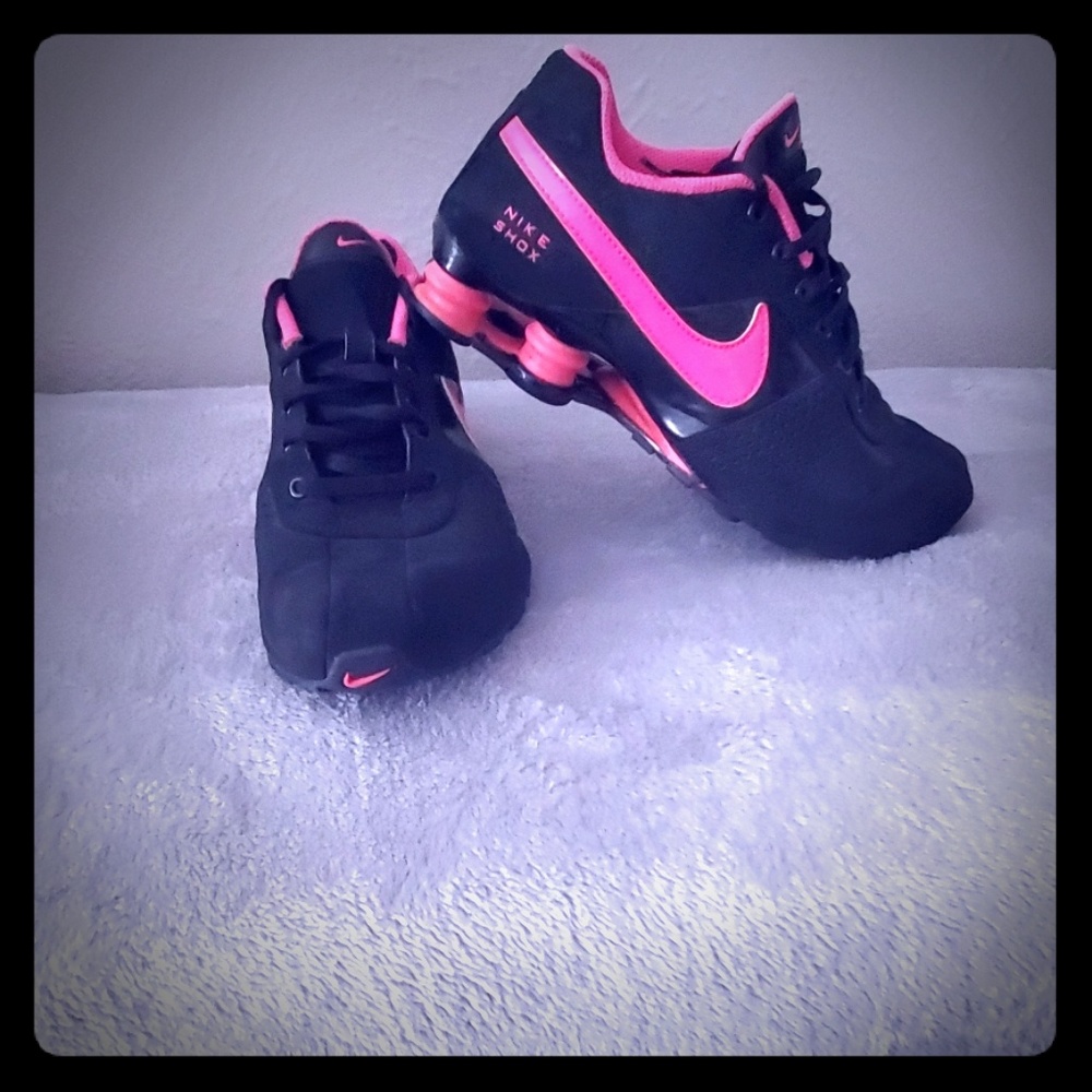 Hot pink womens/girls nike shoxs sneakers